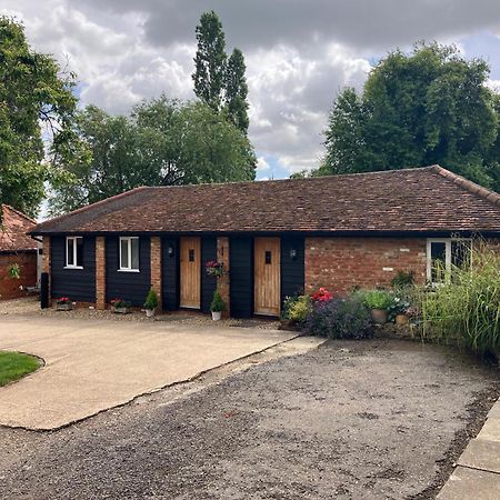 Marston Moreteyne Upper Wood End Farm Holiday Cottages מראה חיצוני תמונה